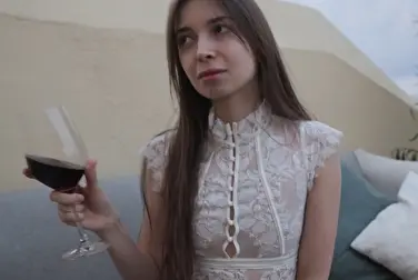 Пьяная и публично трусики сняла 😳 Намёк понял, нам трахаться пора